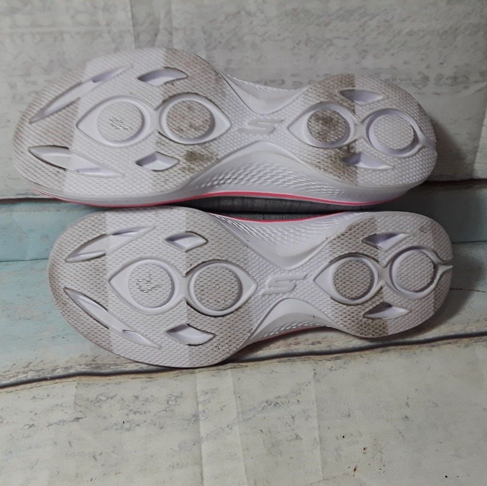 Skechers Goga Max Women's Gray Athletic Shoe 3 M - Picture 7 of 8